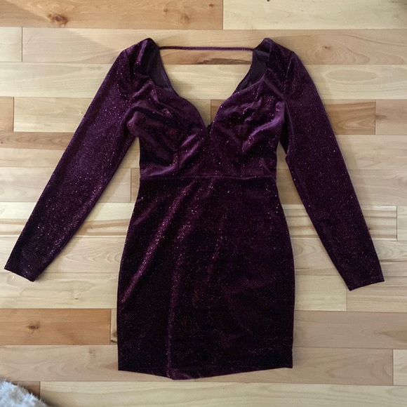 NWT Express maroon sparkly plunging sweetheart long sleeve velvet minidress XS - Picture 1 of 7